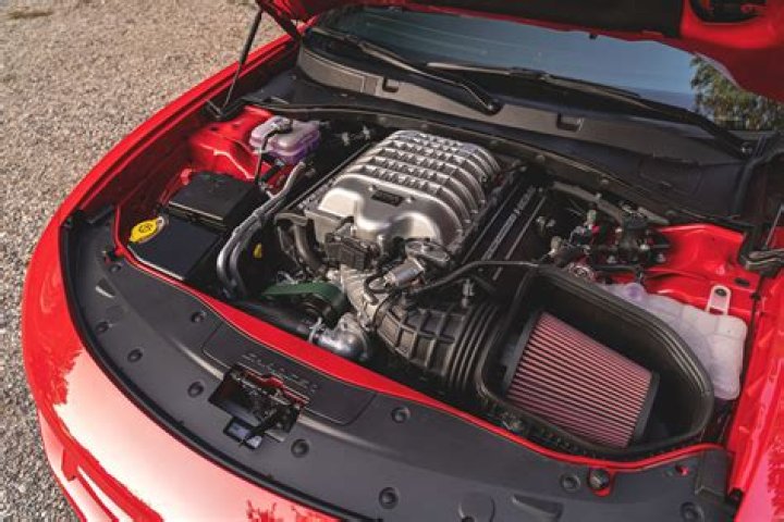 Can a SRT Hellcat go 200 mph?
