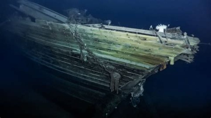 Can I explore shipwrecks?