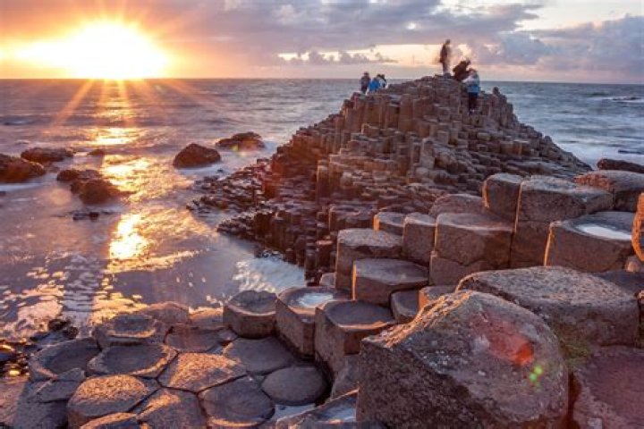 Can you just walk into Giants Causeway?