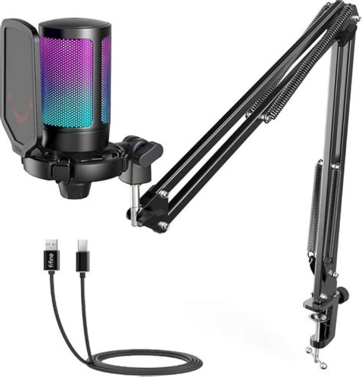 Do AKG earbuds have a good mic?