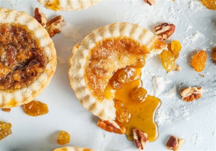 Do real butter tarts have raisins?
