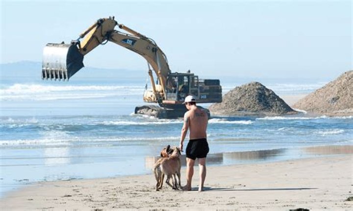 Does California have beach resorts?