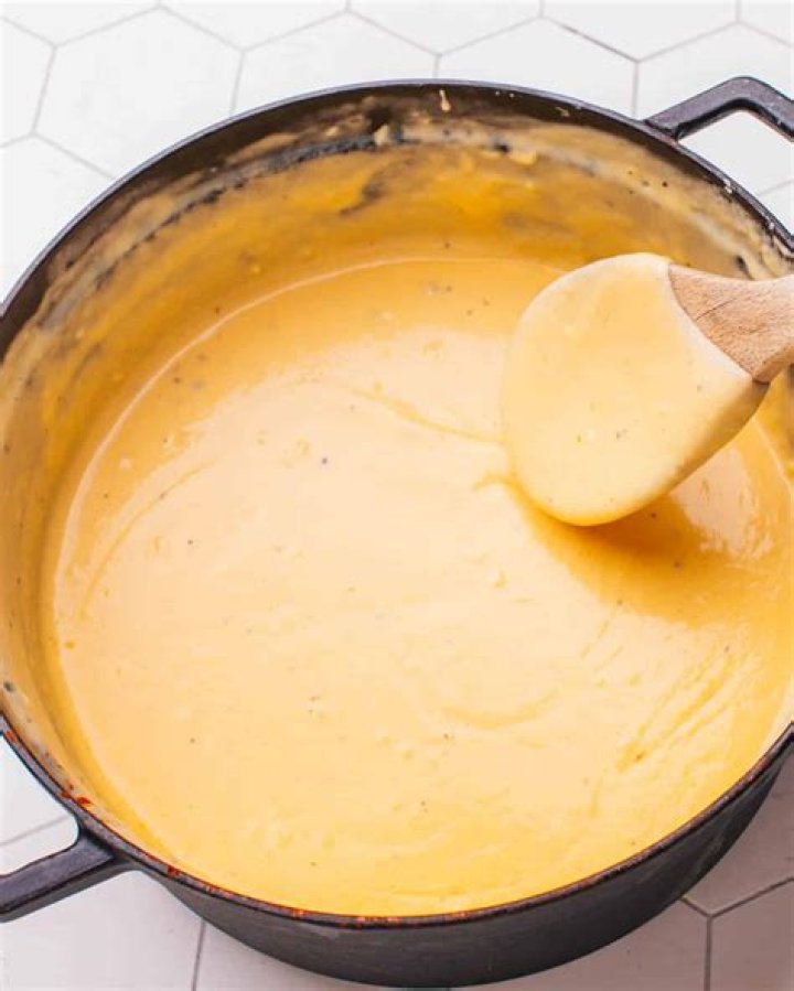 How do you make Delia cheese sauce?
