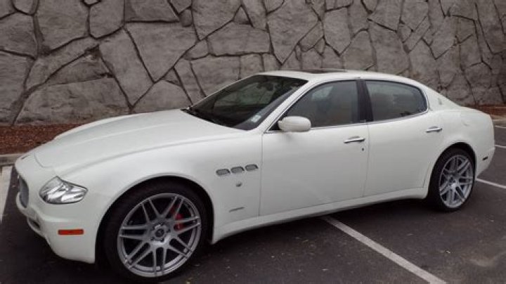 How fast does a Maserati Quattroporte go?