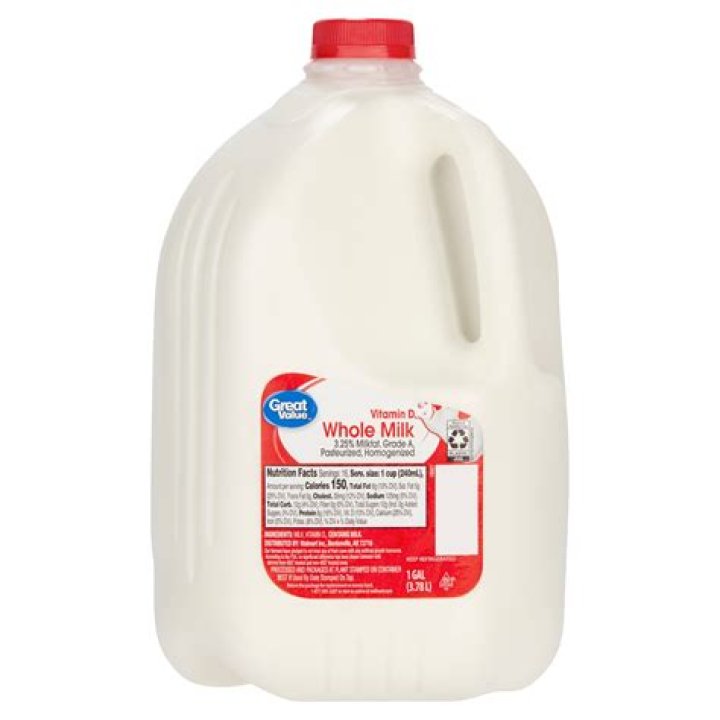 How many cups of milk are in a 1 gallon container of milk?
