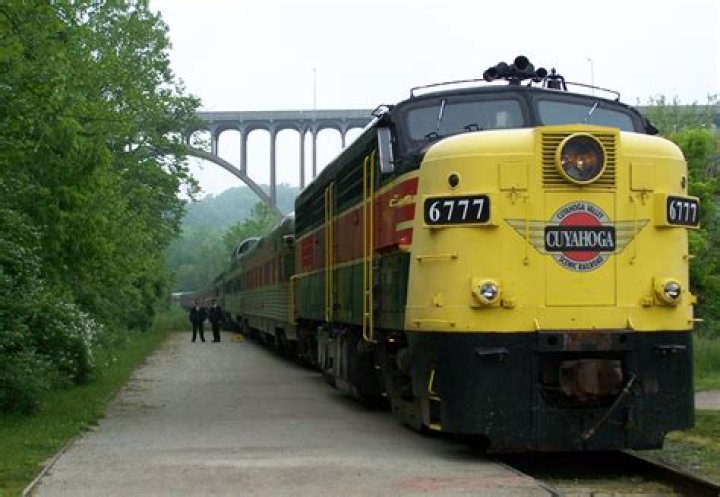 How much does it cost to ride the Cuyahoga Valley train?