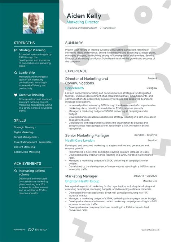 How to write a marketing director CV?