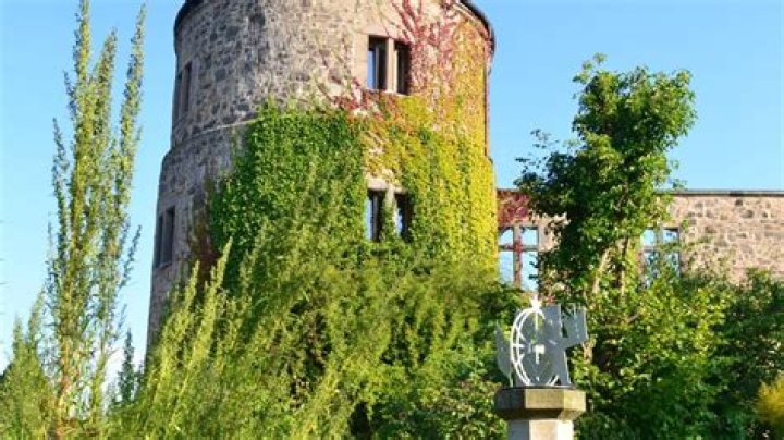 Is dornroeschenschloss Sababurg a good option?