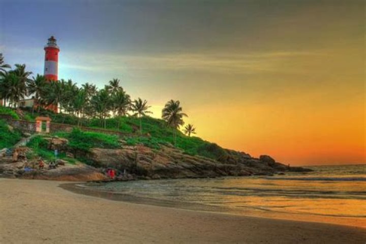 Is Kovalam beach in Tamil Nadu or Kerala?