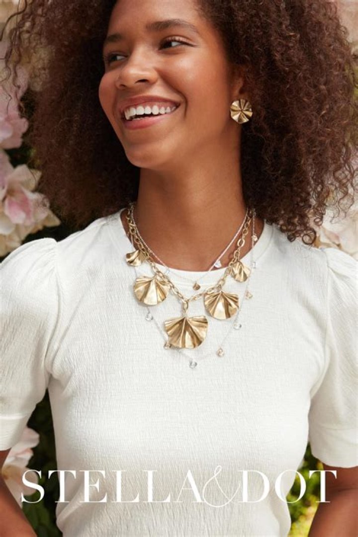 Is Stella and Dot closing down?