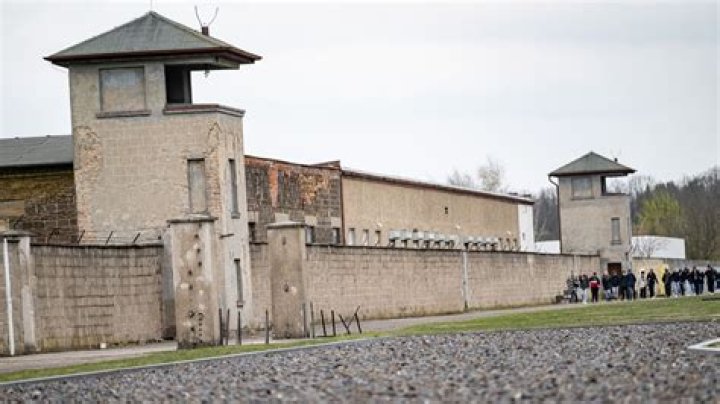 What concentration camps did Yanek go to in Prisoner B-3087?