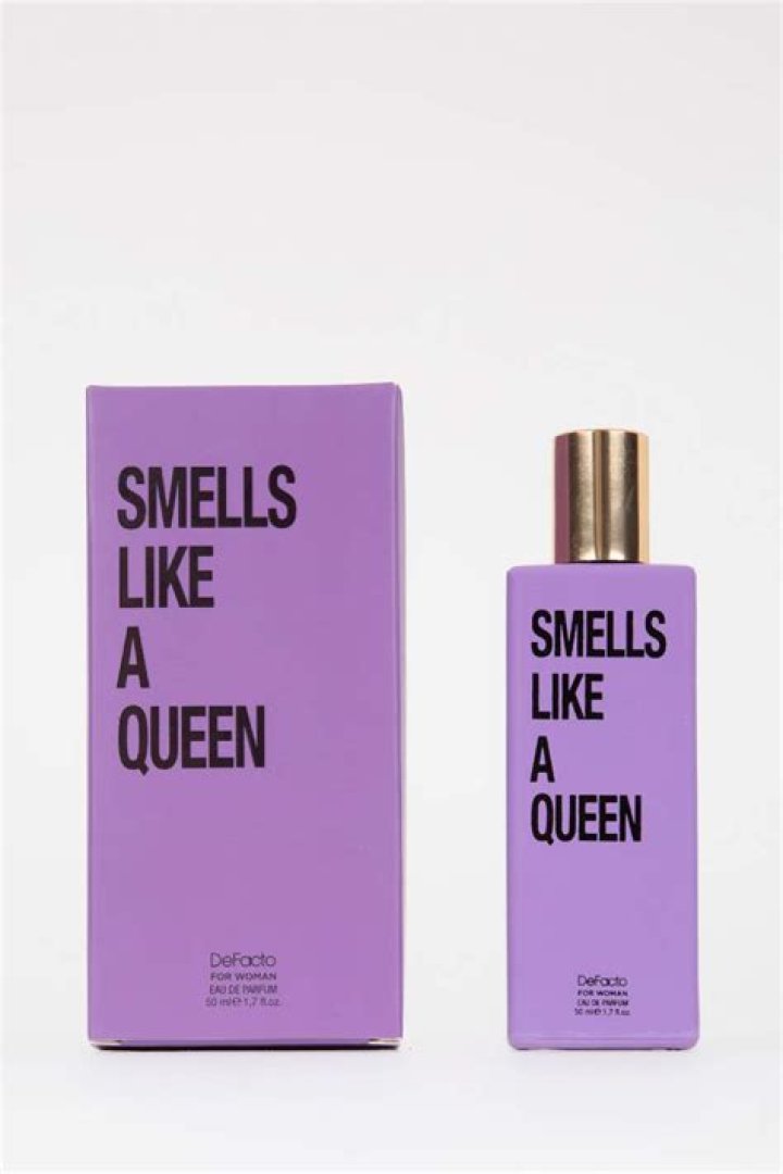 What does the between us perfume smell like?