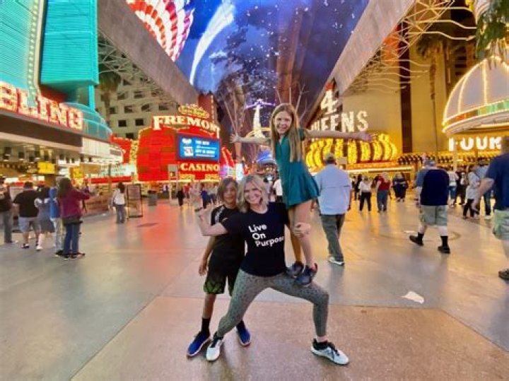 What is there to do in Las Vegas on Easter Sunday?