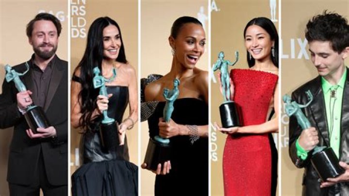 What kind of awards can I give to my students?